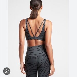 Athleta Zebra Exhale Bra Medium